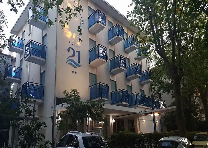 21 ホテル